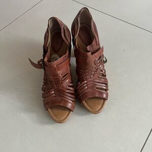 Fossil Brown Leather Woven Peep-Toe Sandals